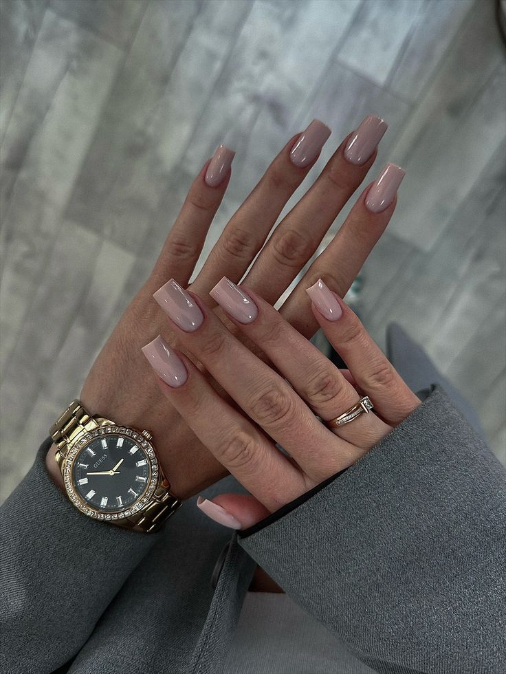 Маникюр — Soft pink